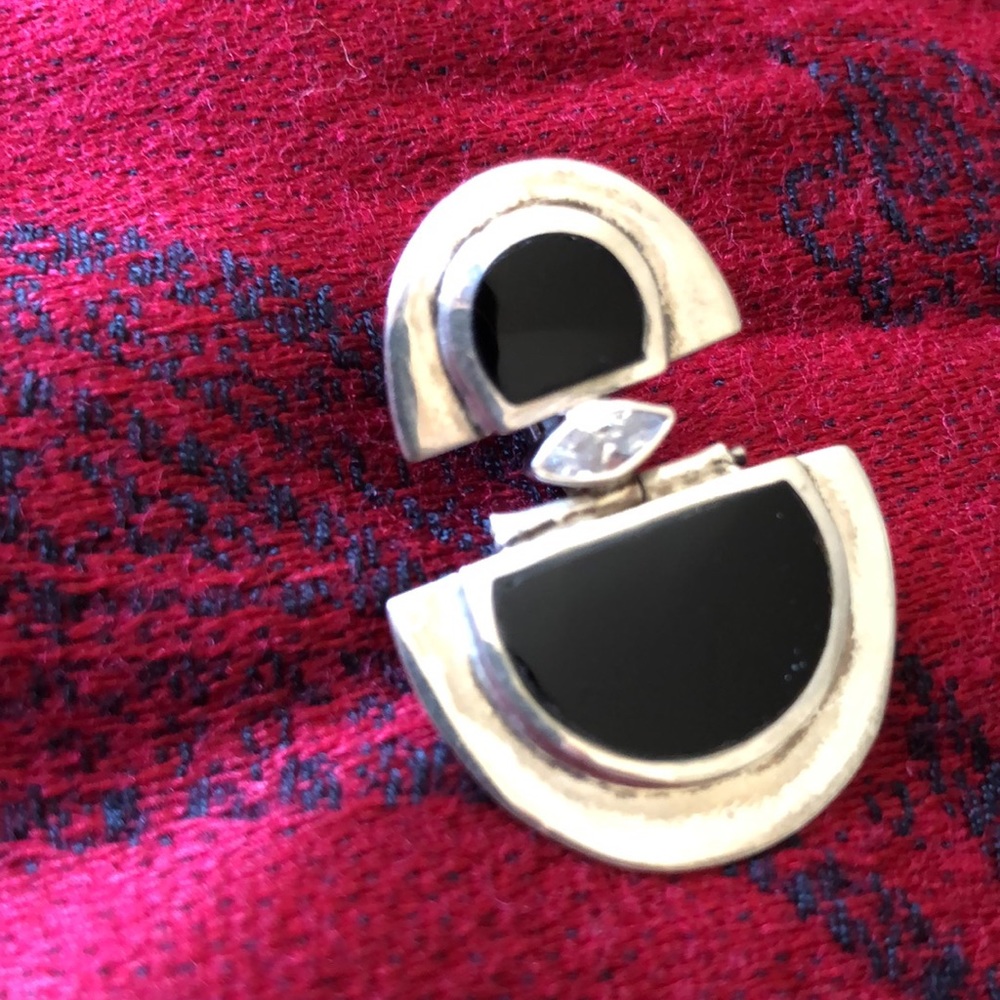 Vintage sterling onyx and zirconia earring. - Picture 2 of 5